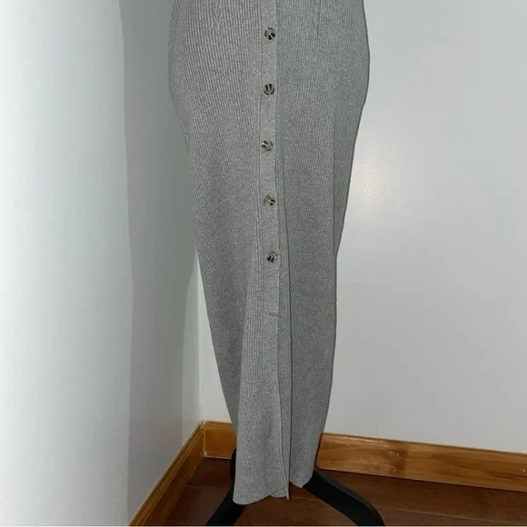NEW! Favorite Daughter- The Lena Midi Dress Frost Gray Size M Buttoned Ribbed - Picture 4 of 15